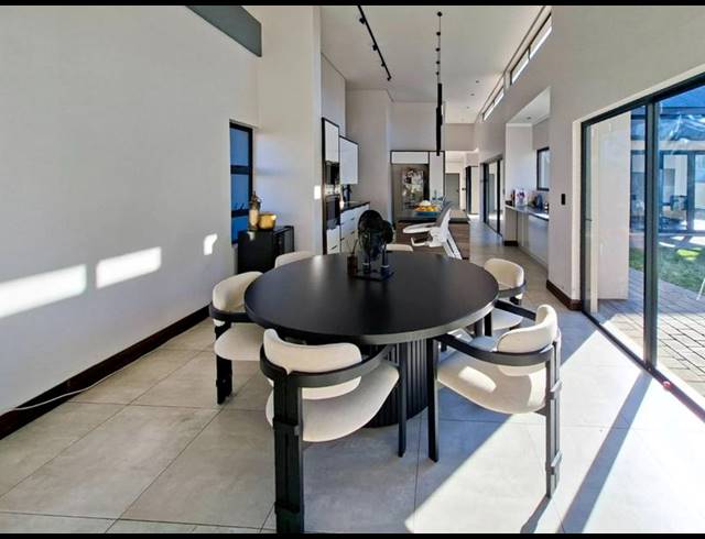 4 BEDROOM HOUSE FOR SALE IN MIDSTREAM ESTATE